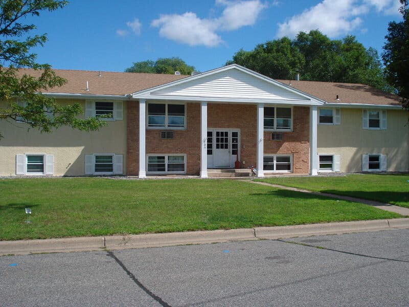 Monticello Condo: 705 E 3rd St #4