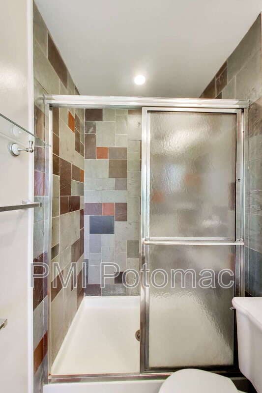Washington Condo: 1952 Calvert Street Northwest