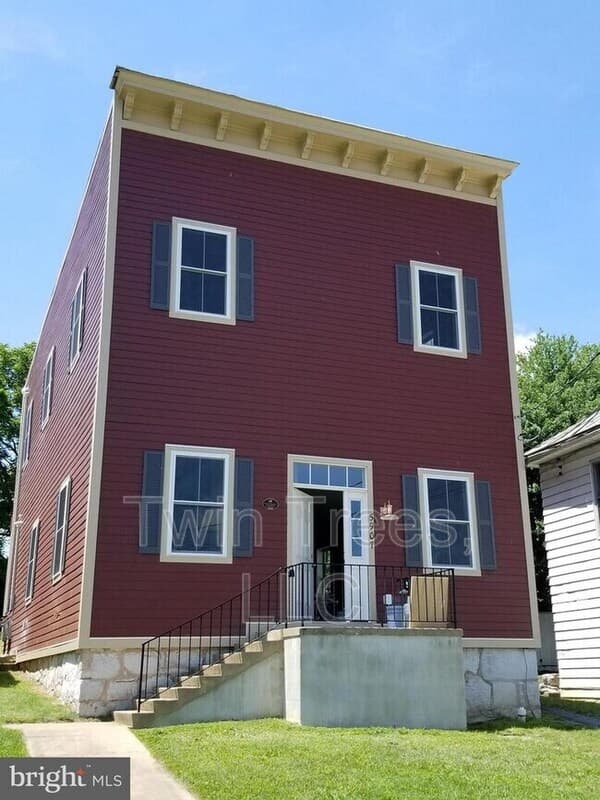 Mount Jackson Condo: 5907 Gospel St