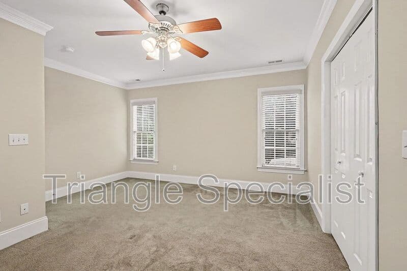 Raleigh House: 6121 Carlyle Drive