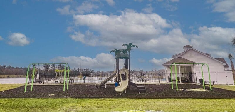 Bloomingdale House: 418 Coconut Dr