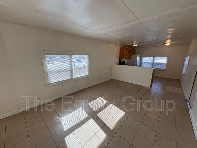 Dinuba Condo: 581 East Yale Ave