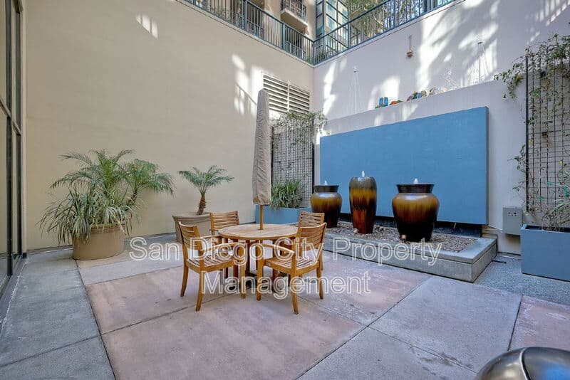 San Diego House: 530 K Street