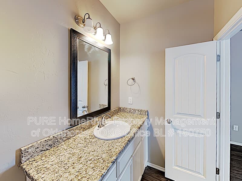 Yukon Condo: 11210 Coachmans Rd
