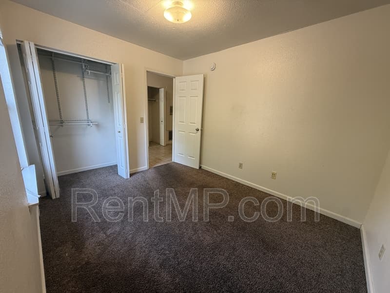 Mt Pleasant Townhome: 722 W Broomfield - Unit H01