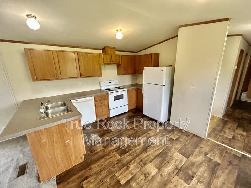 Ada House: 16334 County Road 1526