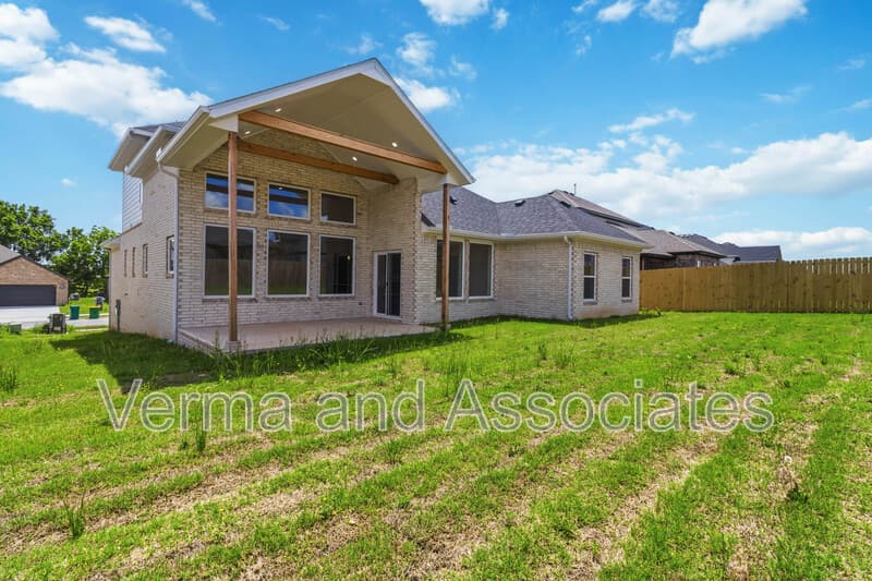 Centerton House: 1071 Whistler St
