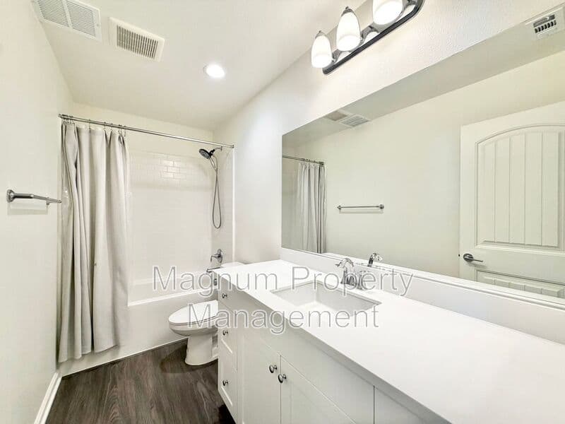 Murrieta House: 41974 Emelia St.
