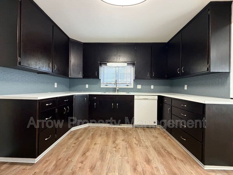 Lincoln Condo: 1459 Plum