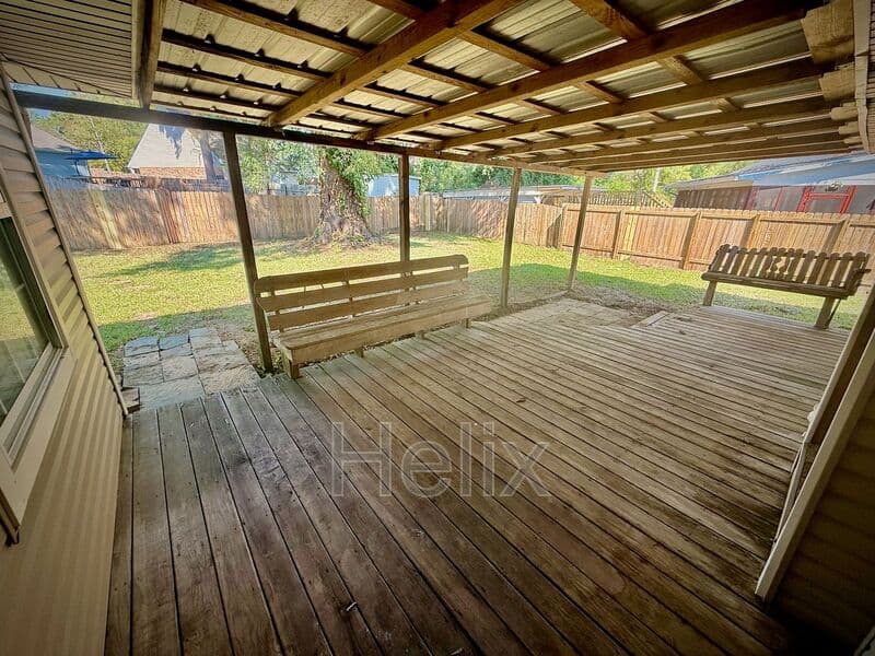 Madison House: 102 Channel Ln