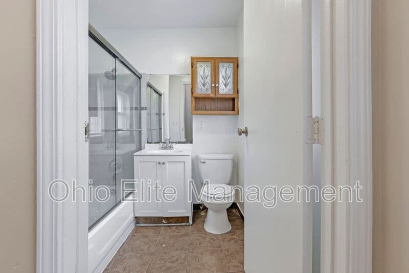 Columbus House: 243 N Wayne Ave