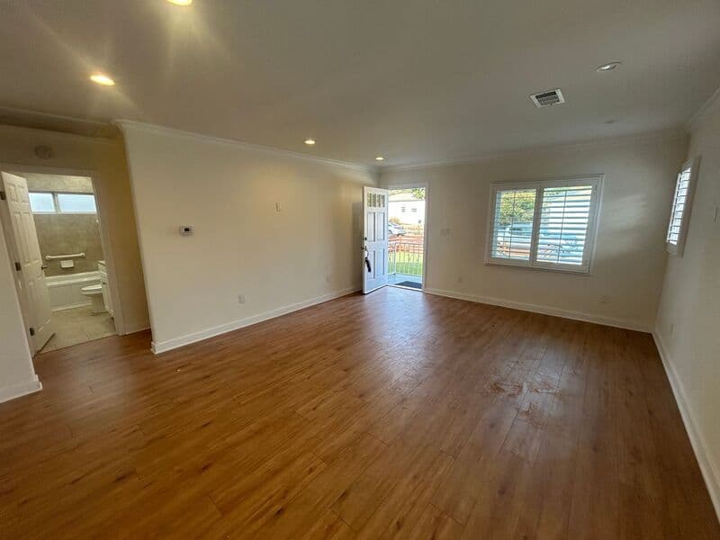 Pasadena House: 648 W Howard Street