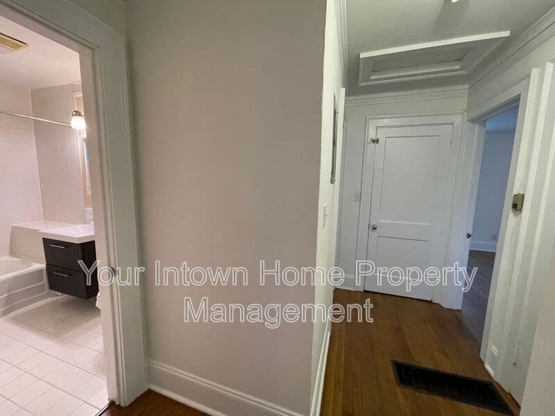 Atlanta House: 82 Rogers Street SE