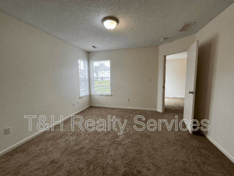 Indianapolis House: 4210 Village Trace Boulevard