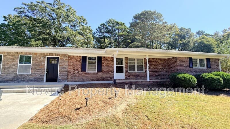 Bremen House: 608 S Pecan Street