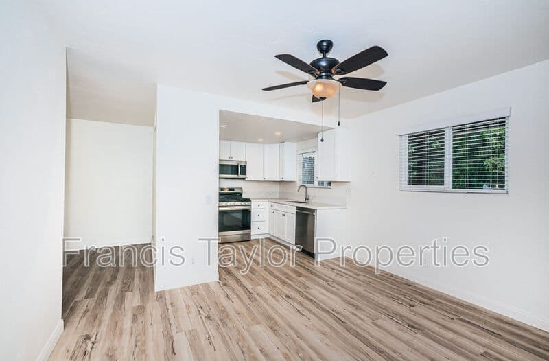 San Marcos House: 1445 Glen Avon Drive