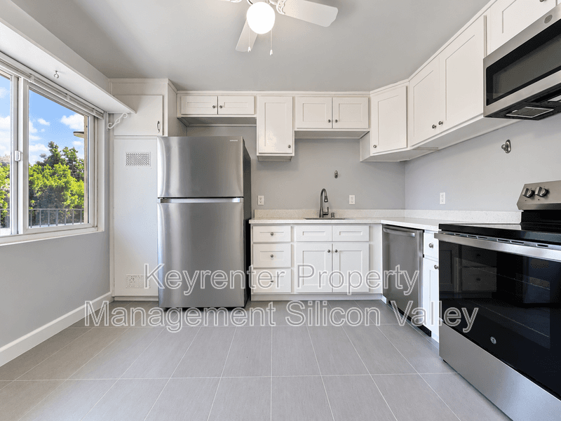 San Jose House: 1910 Davis St