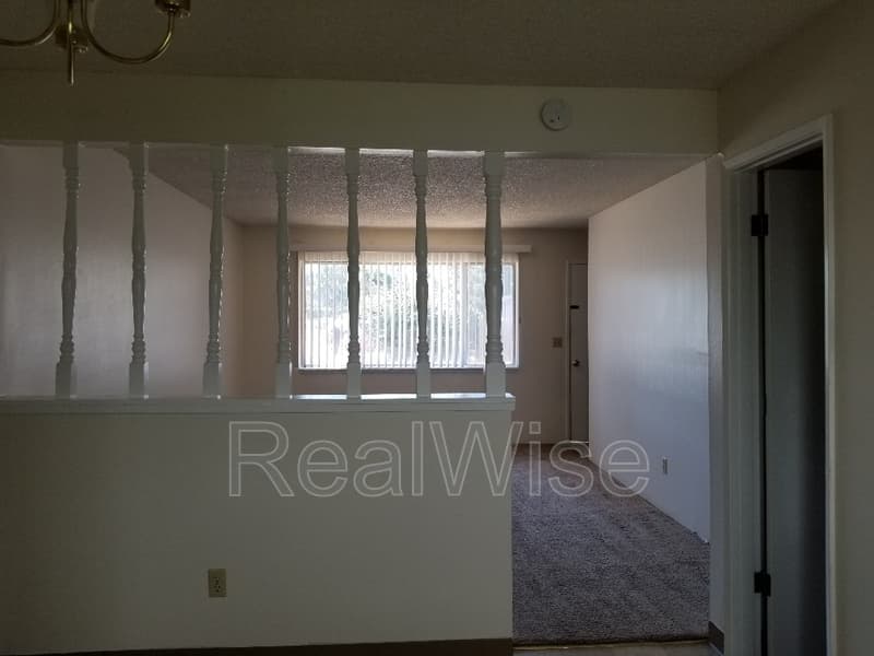 Grants Pass Townhome: 1112 SW 5th St