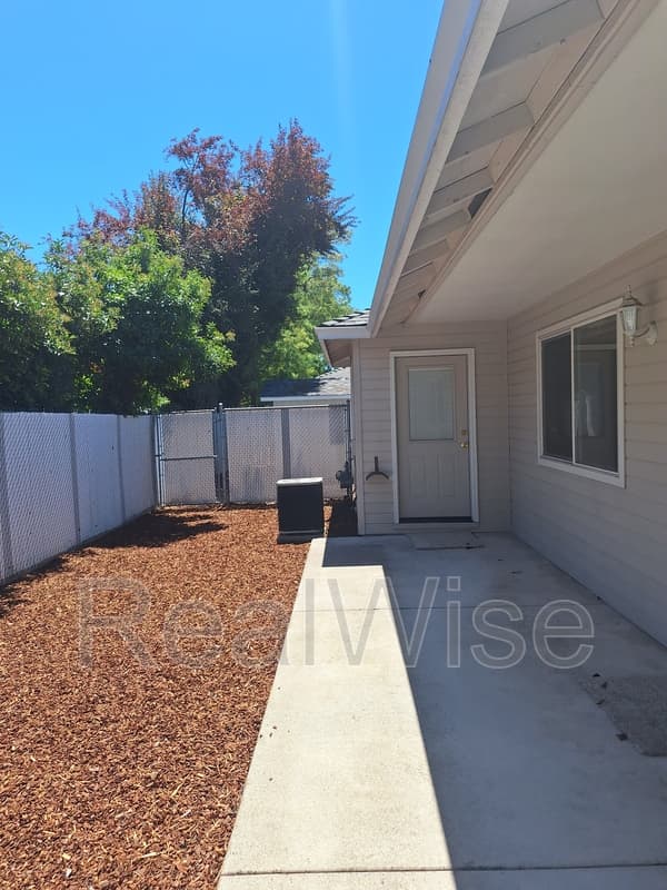 Medford Condo: 1221 Skeeters Ln