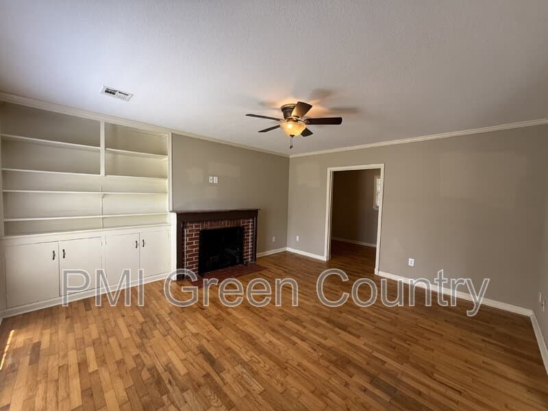 Tulsa House: 5523 S Madison Ave
