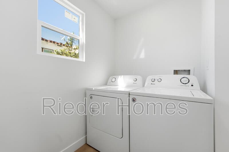 San Diego House: 2844 State Street