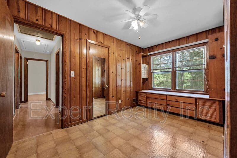 Birmingham House: 2249 4th Place Circle NE