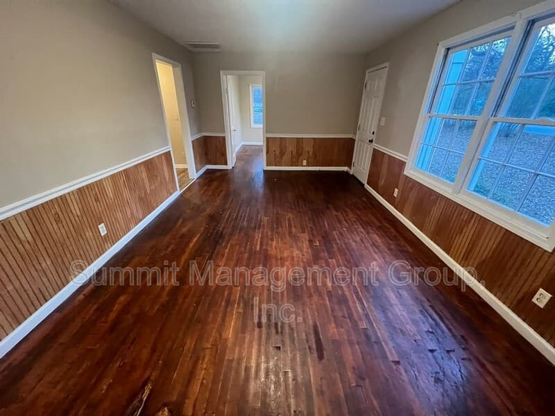 Monroe House: 313 Ash Street