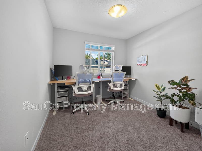 Hillsboro Townhome: 6433 Southeast Genrosa Street - 1