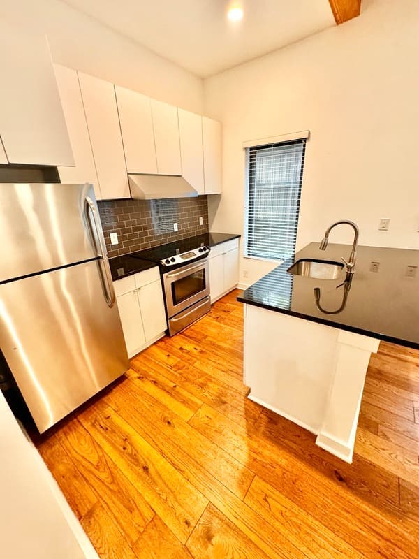 Richmond Condo: 418 n 25th st