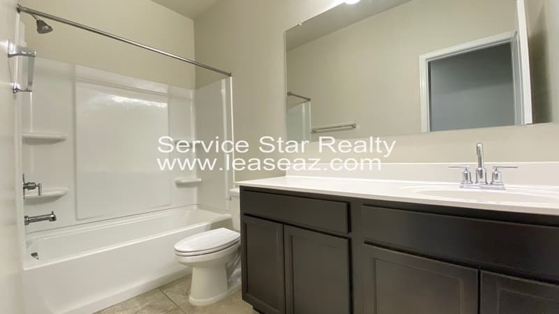 Buckeye House: 30732 W Picadilly Rd
