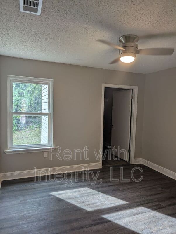 Tallahassee House: 453 Cactus Street