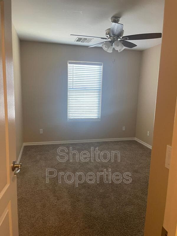 Buckeye House: 25652 W Magnolia St