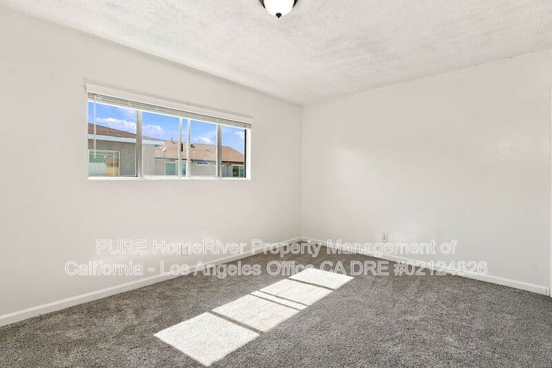 Gardena House: 1433 W 145th Street