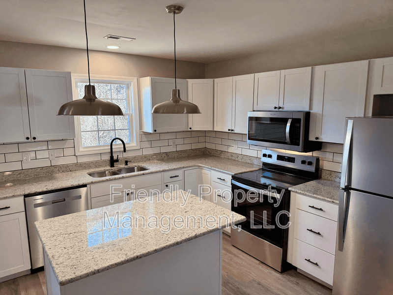 High Point House: 323 4th St