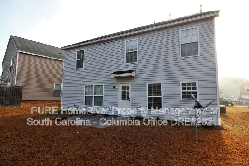 Columbia House: 581 Heron Glen Dr