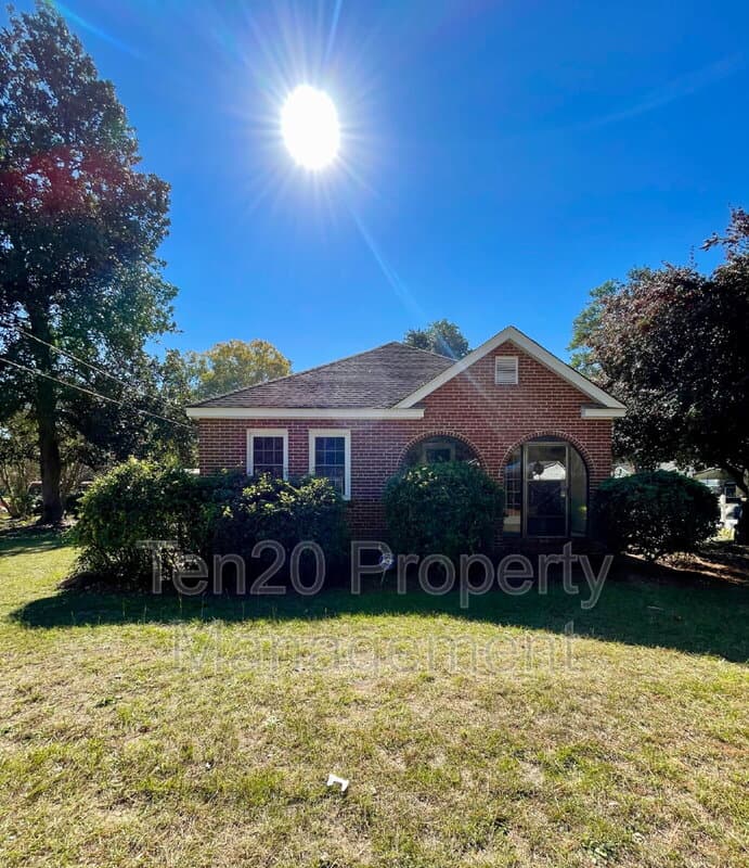 Phenix City House: 1720 19th Avenue