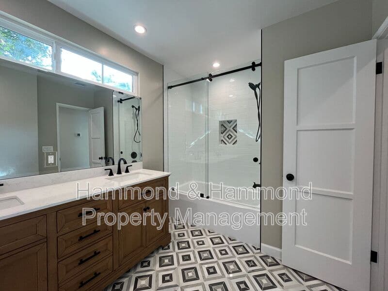 Sherman Oaks House: 13607 Huston St.