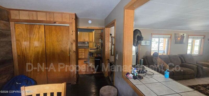East Stroudsburg House: 135 Little Creek Lane