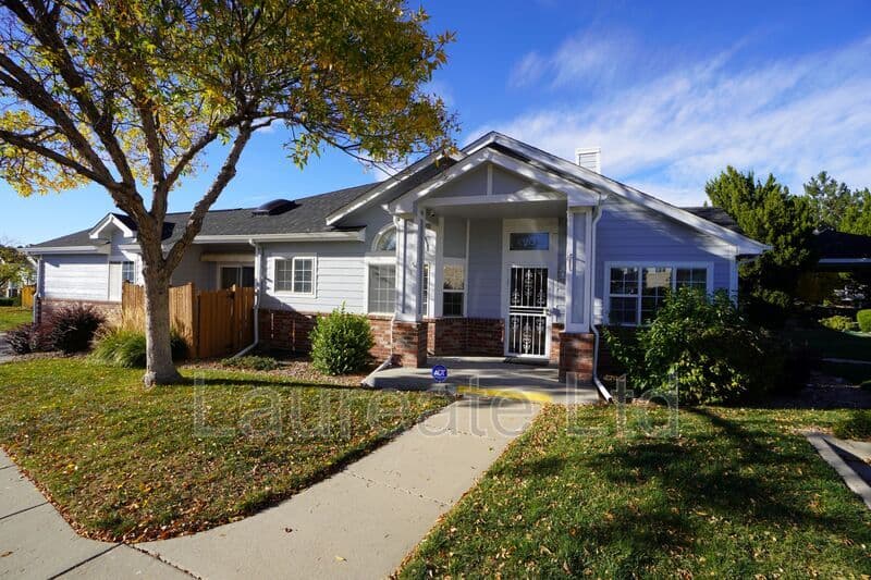 Aurora House: 3036 S Waco Ct