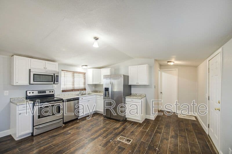 Florence House: 20968 E Florence Kelvin Hwy