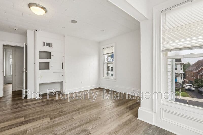 Danbury House: 4 Harmony St.