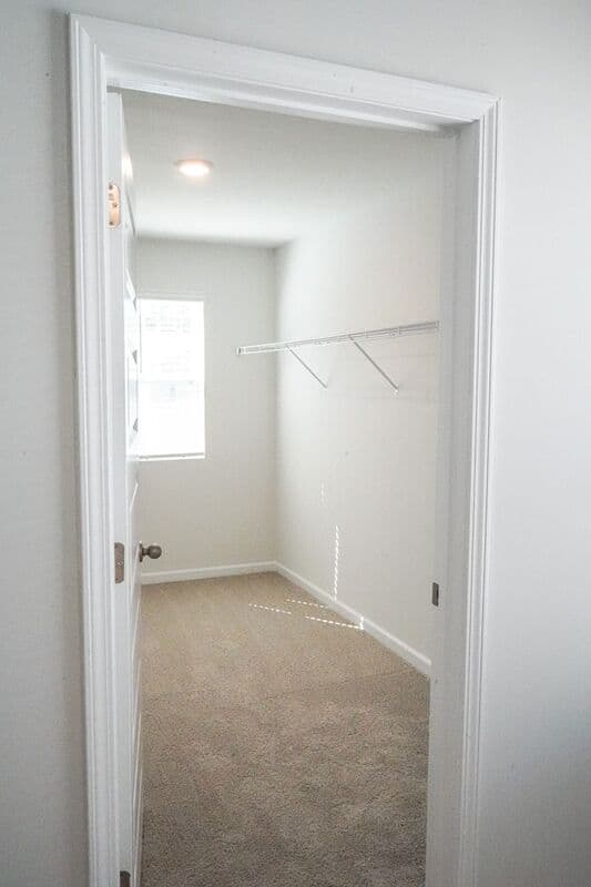 Bloomingdale House: 418 Coconut Dr