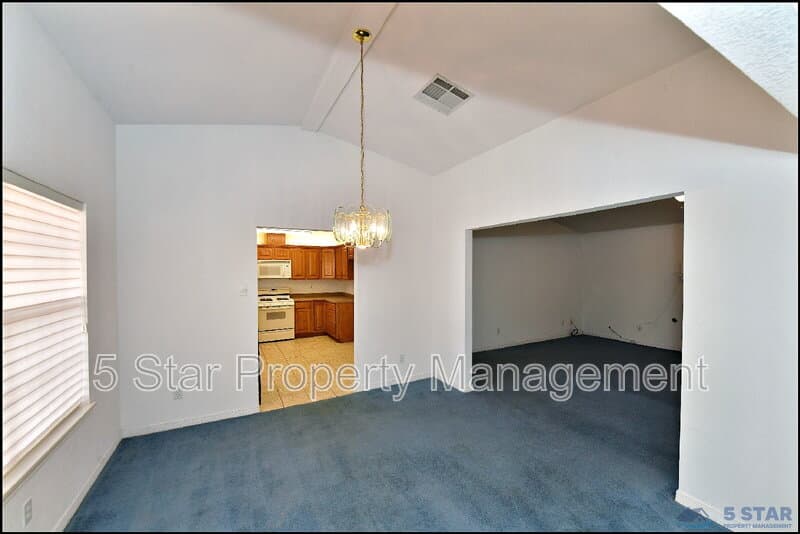 El Paso House: 14101 Koshare Ct