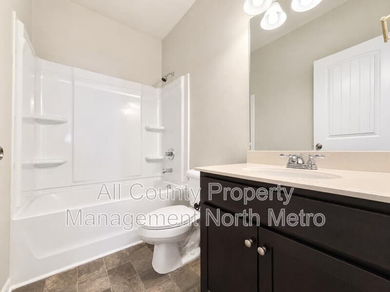 Canton House: 242 Hickory Commons Way