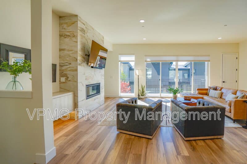 Camas Townhome: 4733 Southeast Ascension Drive