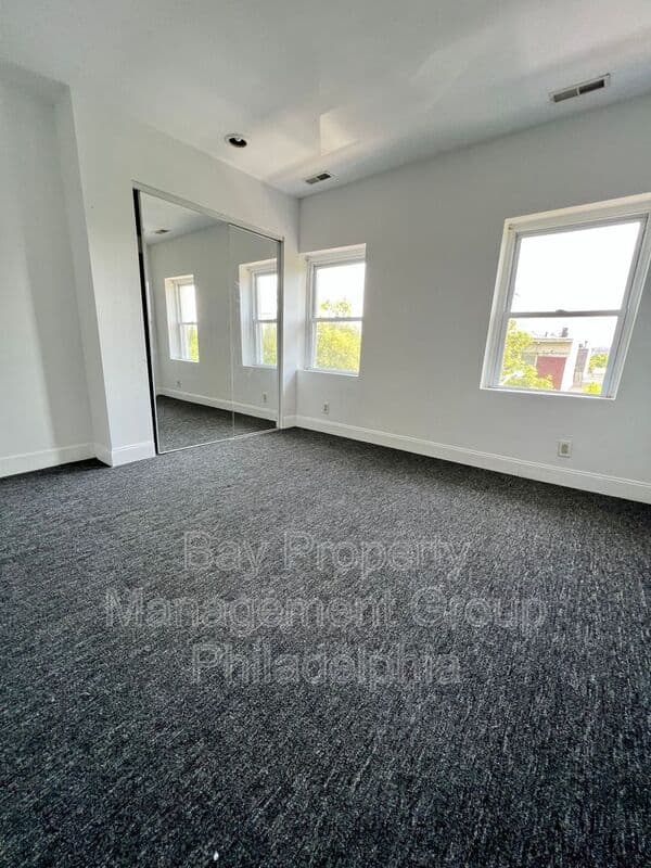 Philadelphia House: 412 N 32nd St