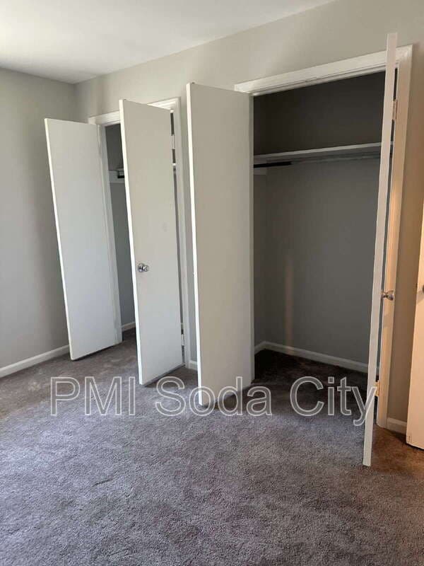 Columbia Condo: 105 Thornwell Court