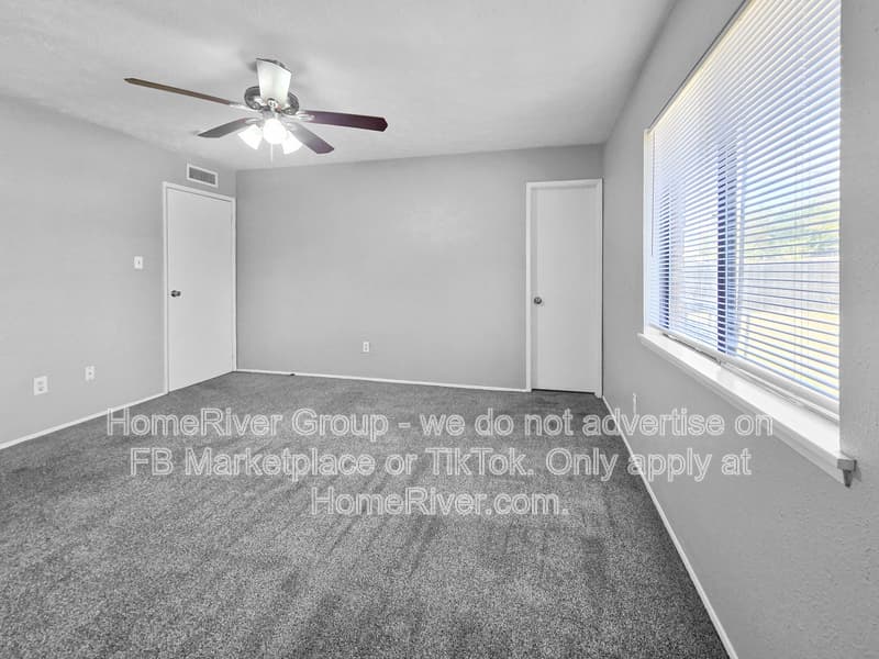 North Richland Hills House: 6905 Mid Cities Blvd