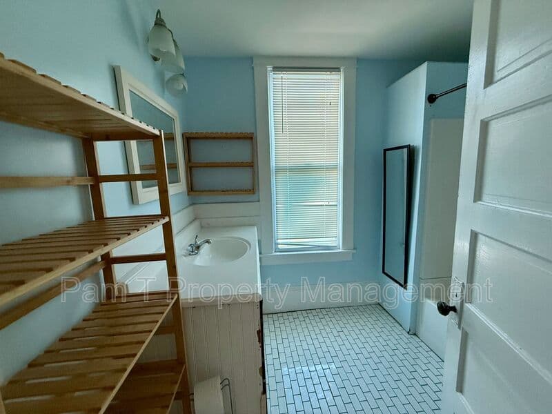 Savannah House: 611 W 44th St