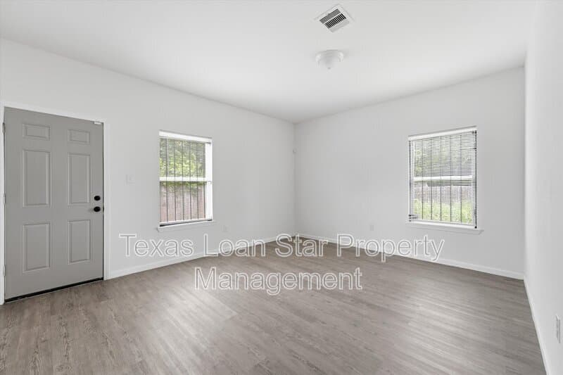 Houston Condo: 319 N Carolina St